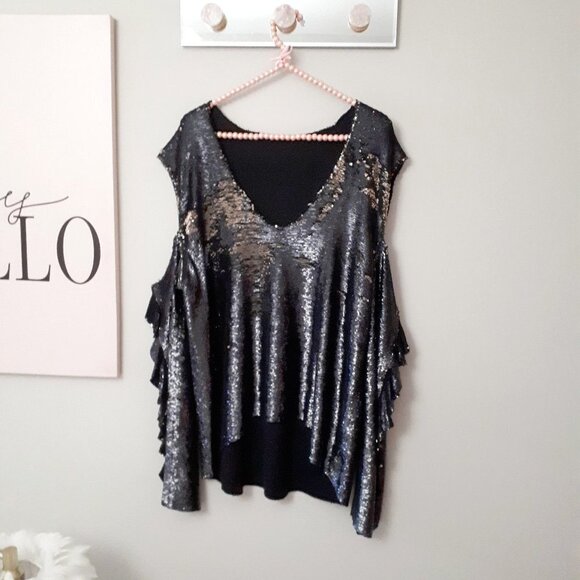 EUC IRO black & silver double faced sequin cold shoulder ruffle sleeve top - Picture 12 of 16